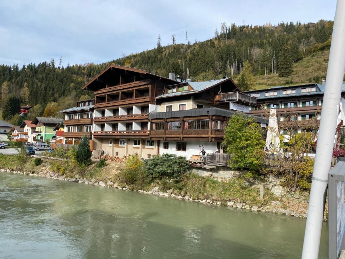 Hotel Lukasmayr Bruck an der Grossglocknerstrasse Exterior photo